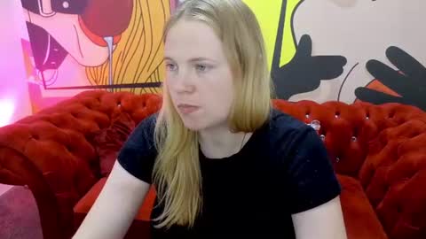 nikkyreyyy online show from July 8, 5:45 am