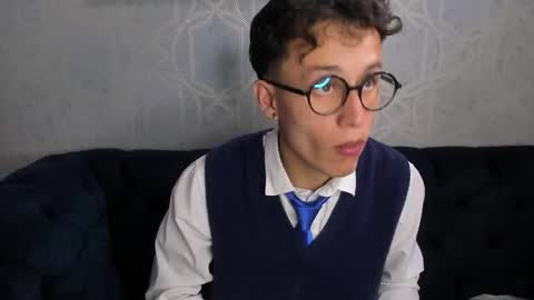 Snapshot of niklasravn chatting on December 13, 8:14 pm NIko online show from December 13, 8:14 pm