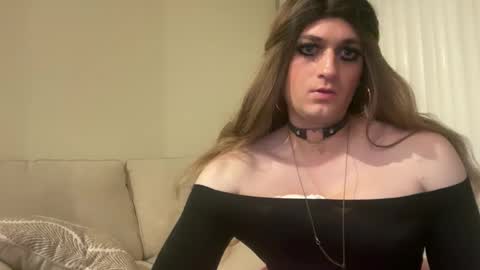 Nichole online show from November 11, 9:42 am