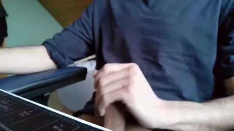 Snapshot of nikolasjim2 chatting on January 14, 8:31 am Nikolas online show from January 14, 8:31 am