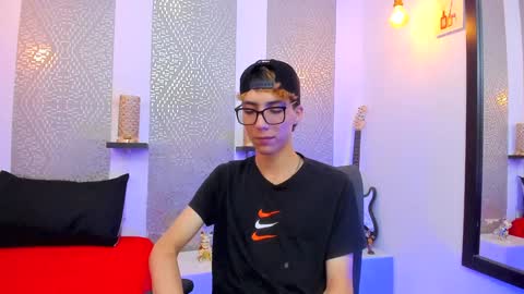 Snapshot of nikolay_gregori chatting on December 16, 7:48 am online show from December 16, 7:48 am
