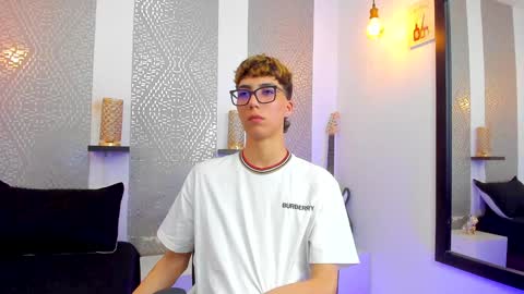 Snapshot of nikolay_gregori chatting on January 12, 7:11 am online show from January 12, 7:11 am