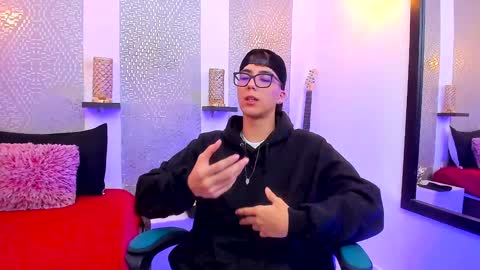 Snapshot of nikolay_gregori chatting on January 17, 4:28 am online show from January 17, 4:28 am