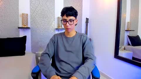 Snapshot of nikolay_gregori chatting on January 26, 10:02 am online show from January 26, 10:02 am