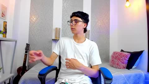 Snapshot of nikolay_gregori chatting on February 4, 10:00 am online show from February 4, 10:00 am