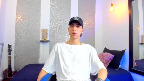 Snapshot of nikolay_gregori chatting on February 9, 4:04 am online show from February 9, 4:04 am
