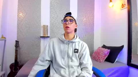 Snapshot of nikolay_gregori chatting on February 11, 4:22 am online show from February 11, 4:22 am