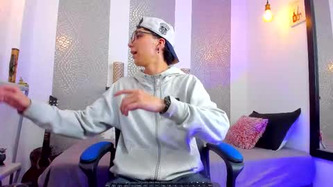 Snapshot of nikolay_gregori chatting on February 11, 10:26 am online show from February 11, 10:26 am