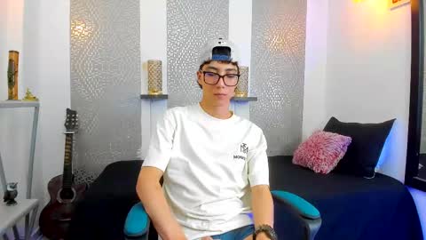 Snapshot of nikolay_gregori chatting on February 16, 7:15 am online show from February 16, 7:15 am