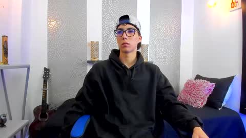 Snapshot of nikolay_gregori chatting on February 27, 4:09 am online show from February 27, 4:09 am