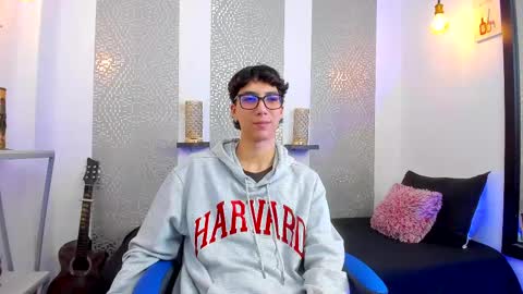 Snapshot of nikolay_gregori chatting on February 28, 3:48 am online show from February 28, 3:48 am
