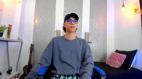 Snapshot of nikolay_gregori chatting on March 11, 7:26 am online show from March 11, 7:26 am