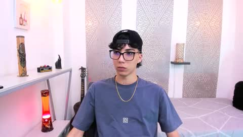 Snapshot of nikolay_gregori chatting on September 15, 3:28 am online show from September 15, 3:28 am