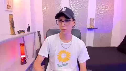 Snapshot of nikolay_gregori chatting on September 25, 4:16 am online show from September 25, 4:16 am