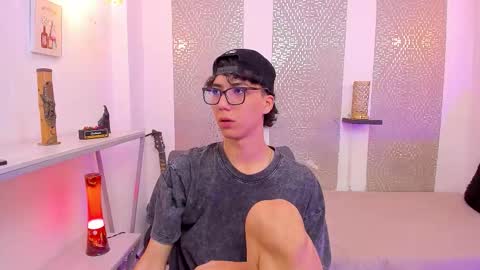 Snapshot of nikolay_gregori chatting on September 29, 4:39 am online show from September 29, 4:39 am
