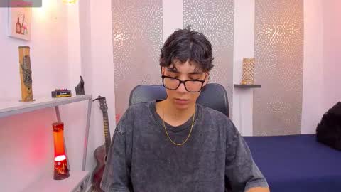 Snapshot of nikolay_gregori chatting on October 1, 4:51 am online show from October 1, 4:51 am