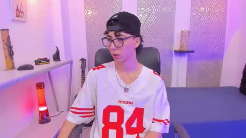 Snapshot of nikolay_gregori chatting on October 5, 4:33 am online show from October 5, 4:33 am