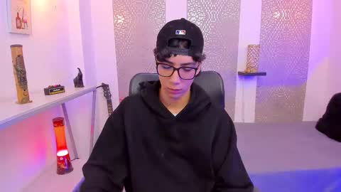 Snapshot of nikolay_gregori chatting on October 6, 4:32 am online show from October 6, 4:32 am