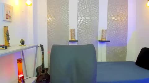    online show from December 17, 4:29 am