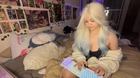 Snapshot of nikoli_naw chatting on October 11, 9:13 pm nikoli_naw online show from October 11, 9:13 pm