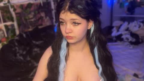 Snapshot of nikoli_naw chatting on November 8, 4:07 pm nikoli_naw online show from November 8, 4:07 pm