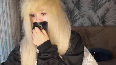 Snapshot of nikoli_naw chatting on May 18, 10:26 pm nikoli_naw online show from May 18, 10:26 pm