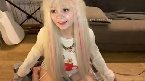 Snapshot of nikoli_naw chatting on July 27, 7:10 pm nikoli_naw online show from July 27, 7:10 pm