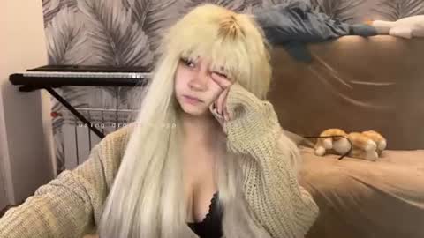 Snapshot of nikoli_naw chatting on August 5, 8:11 pm nikoli_naw online show from August 5, 8:11 pm