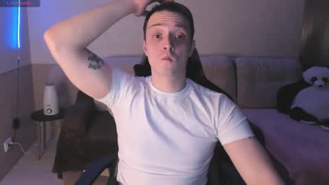 Snapshot of nikolos_vise chatting on February 4, 2:21 pm Nikolos online show from February 4, 2:21 pm