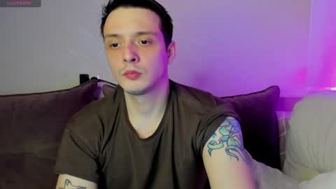 Snapshot of nikolos_vise chatting on February 14, 8:15 pm Nikolos online show from February 14, 8:15 pm