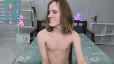 Snapshot of nikompell chatting on December 26, 5:15 am niko online show from December 26, 5:15 am