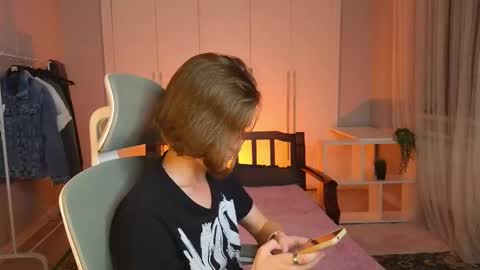 Snapshot of nikompell chatting on March 10, 11:49 pm niko online show from March 10, 11:49 pm