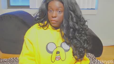 Snapshot of nikryptic chatting on December 3, 9:35 pm Nikole online show from December 3, 9:35 pm