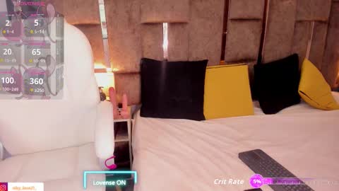 Snapshot of niky_love21 chatting on October 25, 10:37 pm NIKY online show from October 25, 10:37 pm