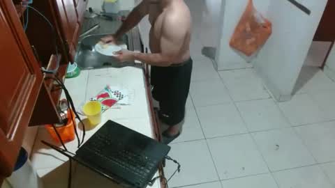 nikylatin4u online show from December 14, 8:02 pm