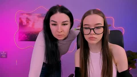 nila_eclipse online show from April 18, 9:02 am