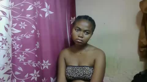 nilah online show from March 25, 5:46 am