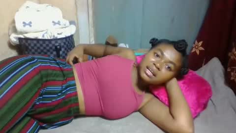 nilah online show from April 15, 7:58 pm