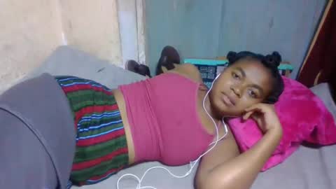 nilah online show from May 18, 6:47 pm