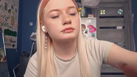 Isabella online show from March 10, 12:43 pm