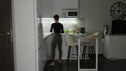 Bella online show from February 14, 2:52 am