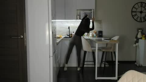 Bella online show from March 18, 11:52 pm