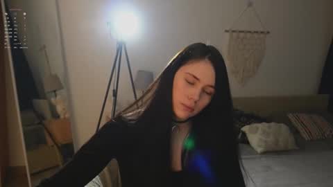 Jennet online show from November 22, 3:00 pm