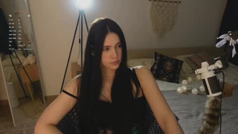 Jennet online show from February 13, 7:10 pm