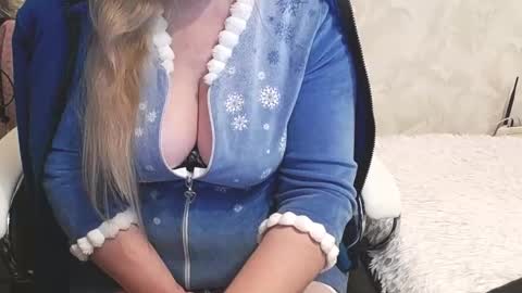 Nimfalove online show from February 2, 11:25 pm