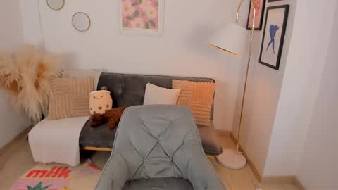 NINA online show from February 19, 9:36 pm