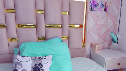 Nina Carther online show from March 10, 11:37 am