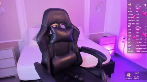 N I N A online show from February 20, 7:47 pm