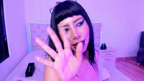 Nina Fox  online show from May 15, 10:50 pm