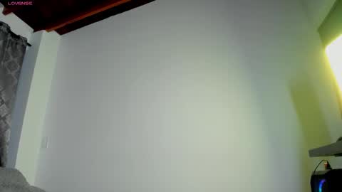 Snapshot of nina_fuentes chatting on October 3, 11:24 pm Catalina online show from October 3, 11:24 pm